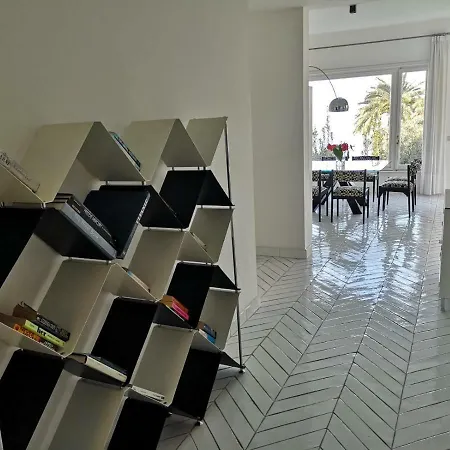 Lory House